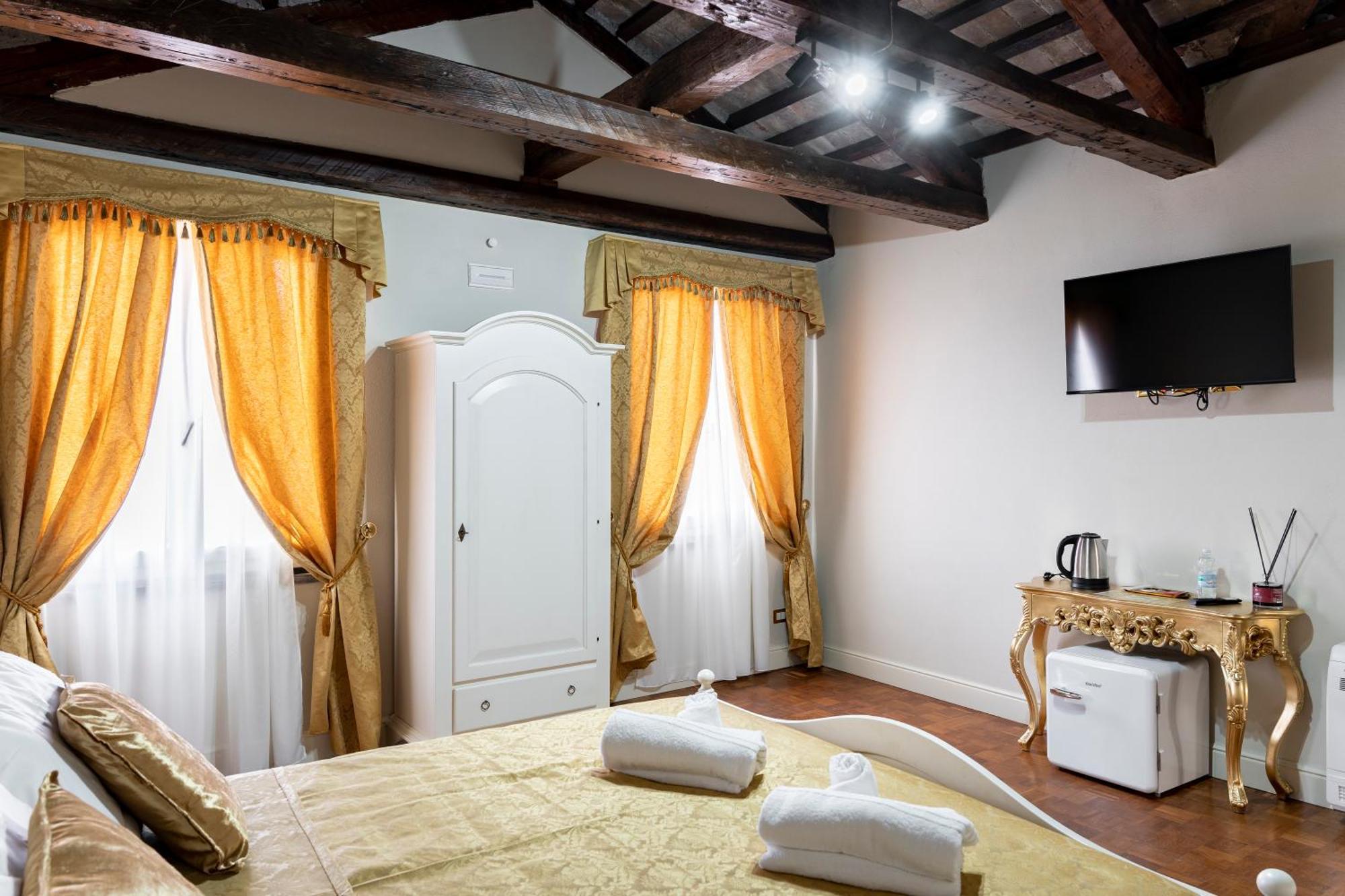 Palazzo Titti Rialto Suites Venecia Exterior foto