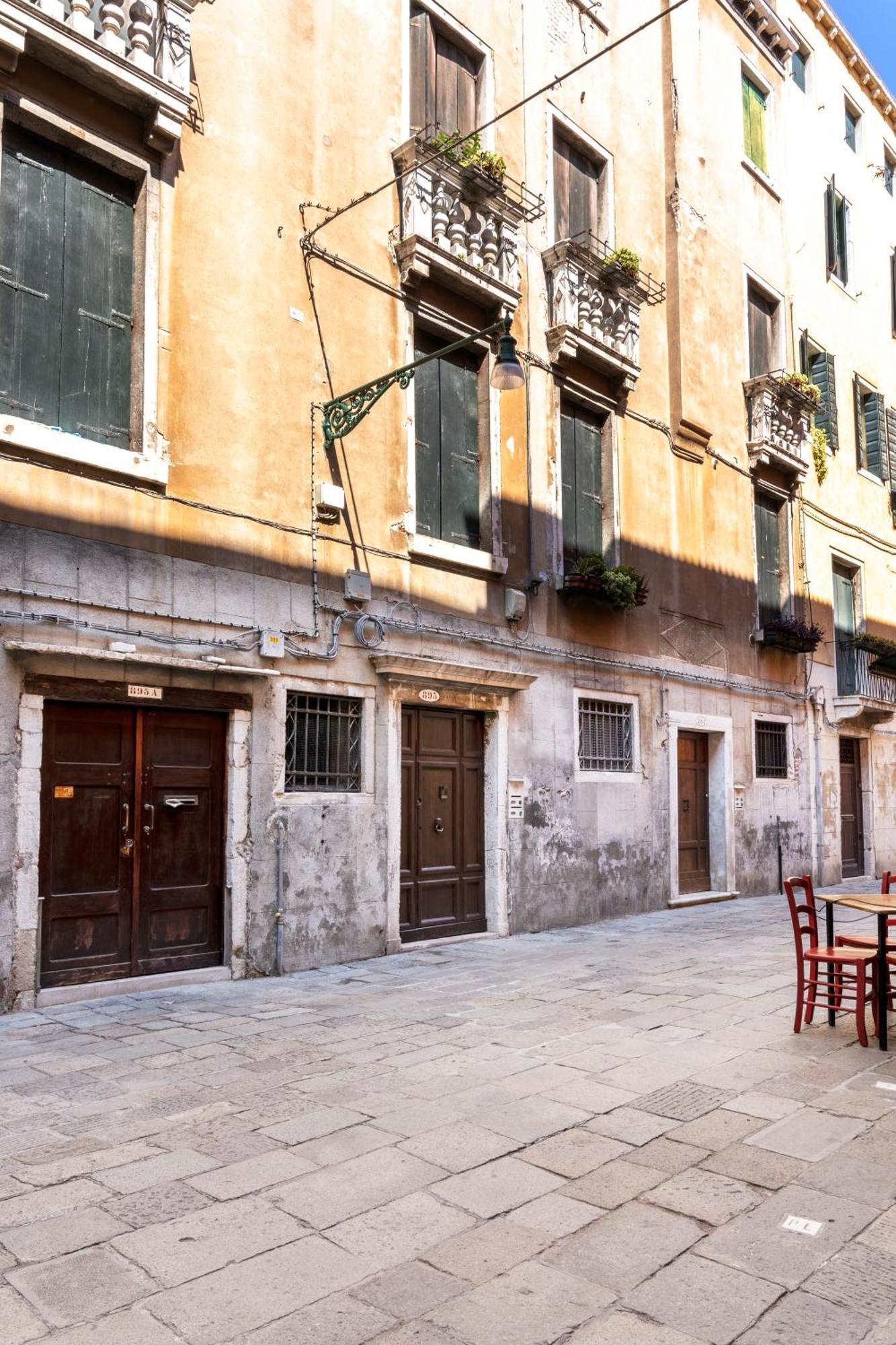 Palazzo Titti Rialto Suites Venecia Exterior foto