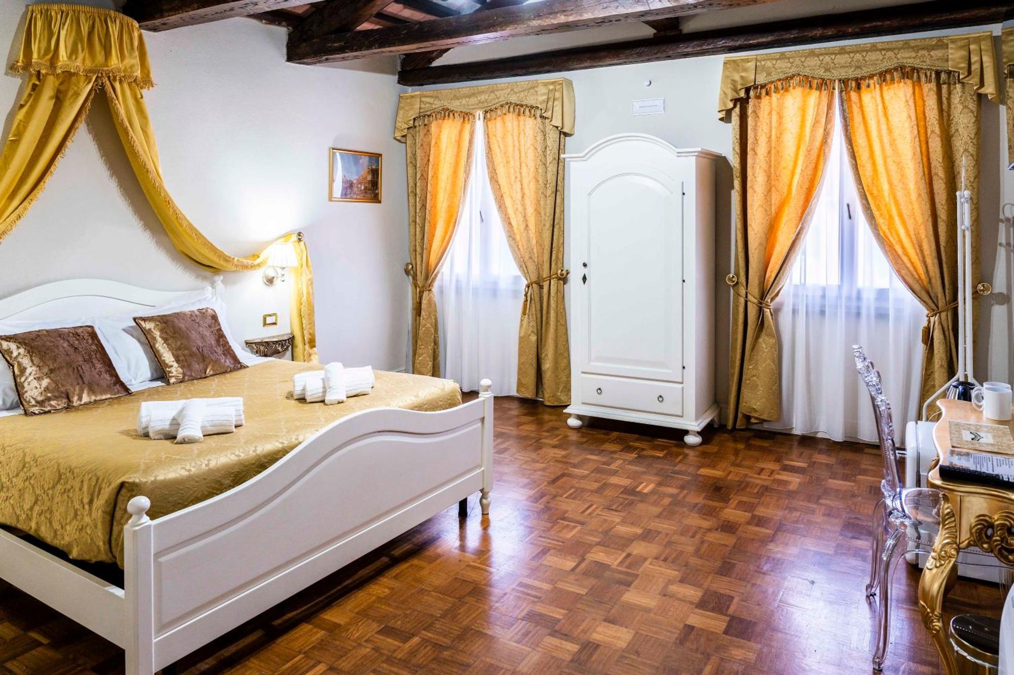Palazzo Titti Rialto Suites Venecia Exterior foto