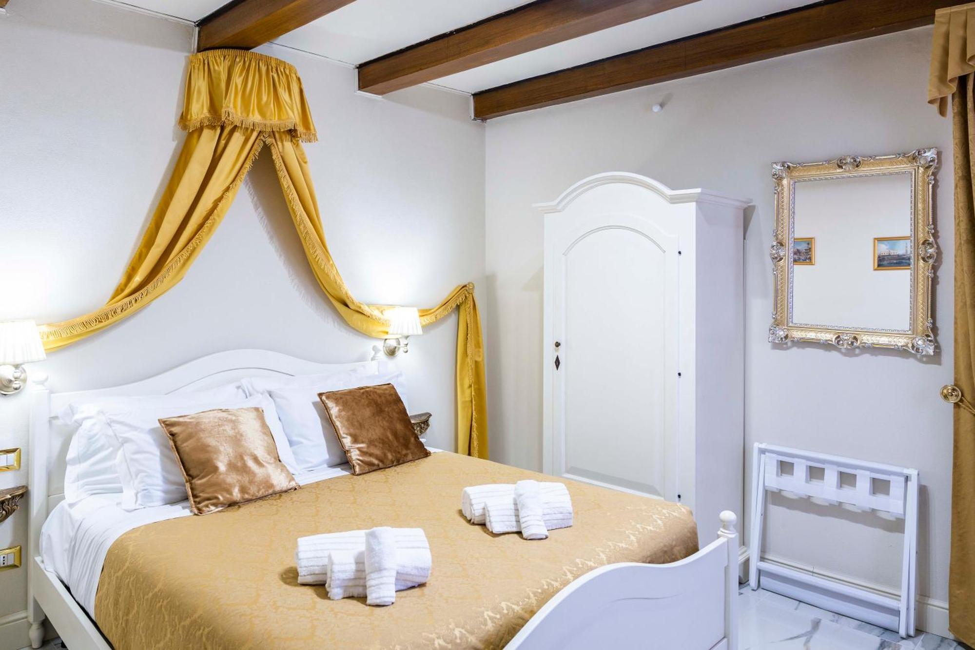 Palazzo Titti Rialto Suites Venecia Exterior foto