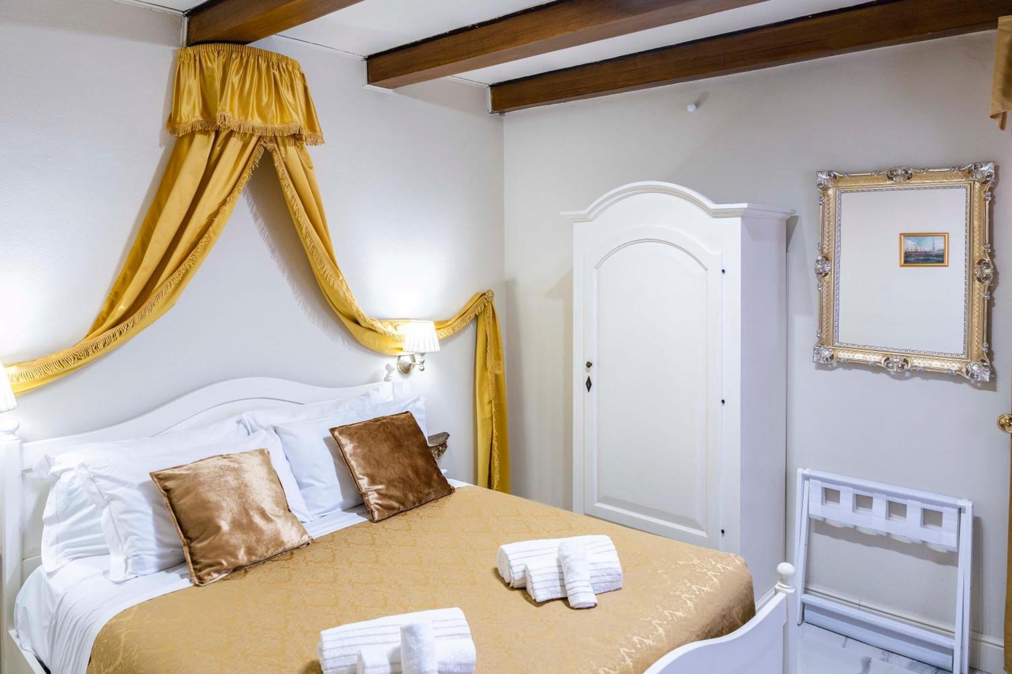 Palazzo Titti Rialto Suites Venecia Exterior foto