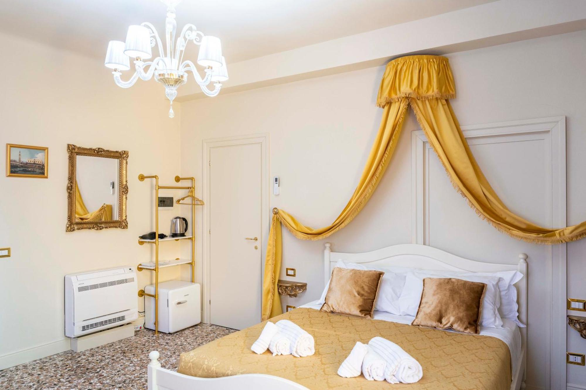 Palazzo Titti Rialto Suites Venecia Exterior foto